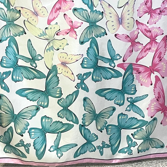 100% Silk Butterfly Scarf Casual Corner Approximately 34” x 34” Square - Picture 7 of 12